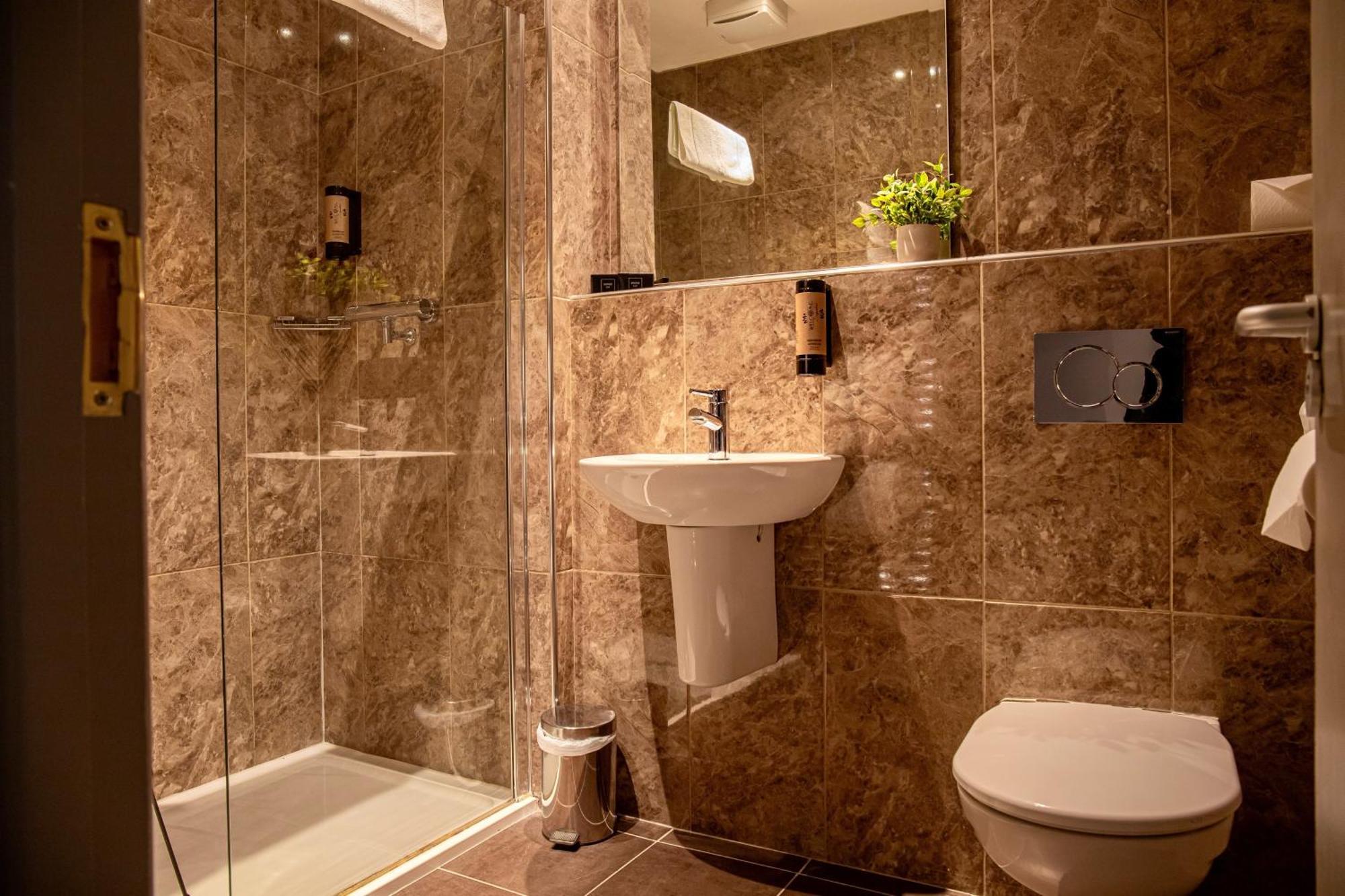 The And 4* Enniskillen